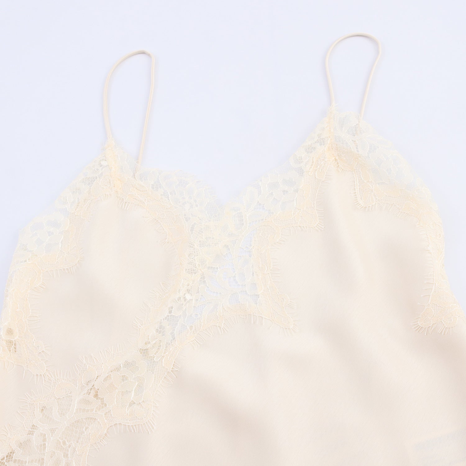 Vestido Lumière Satin – Encanto em Renda