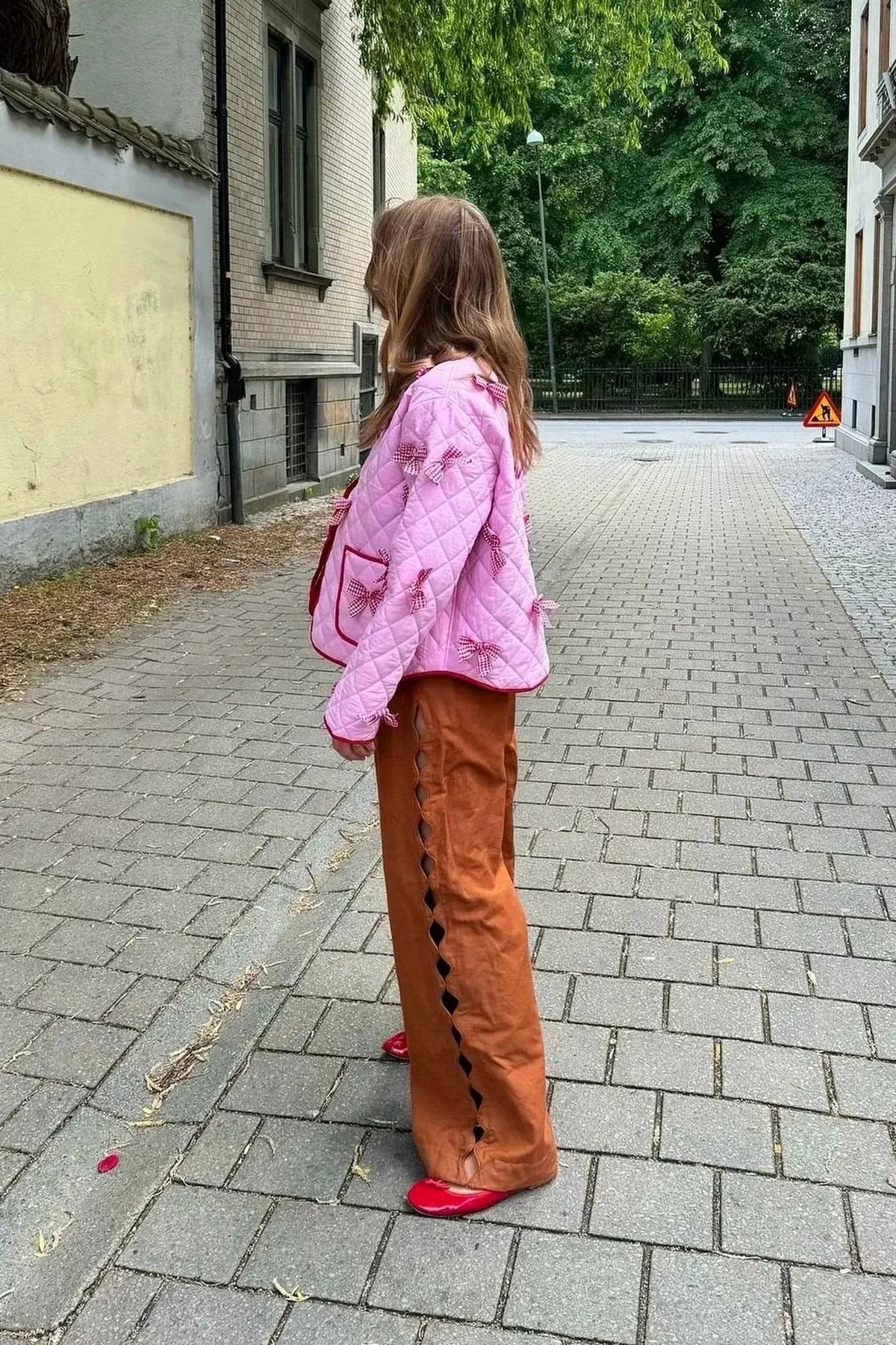 Jaqueta Casual Diária de Cor Sólida com Bolsos e Laço Decorativo com Decote Redondo