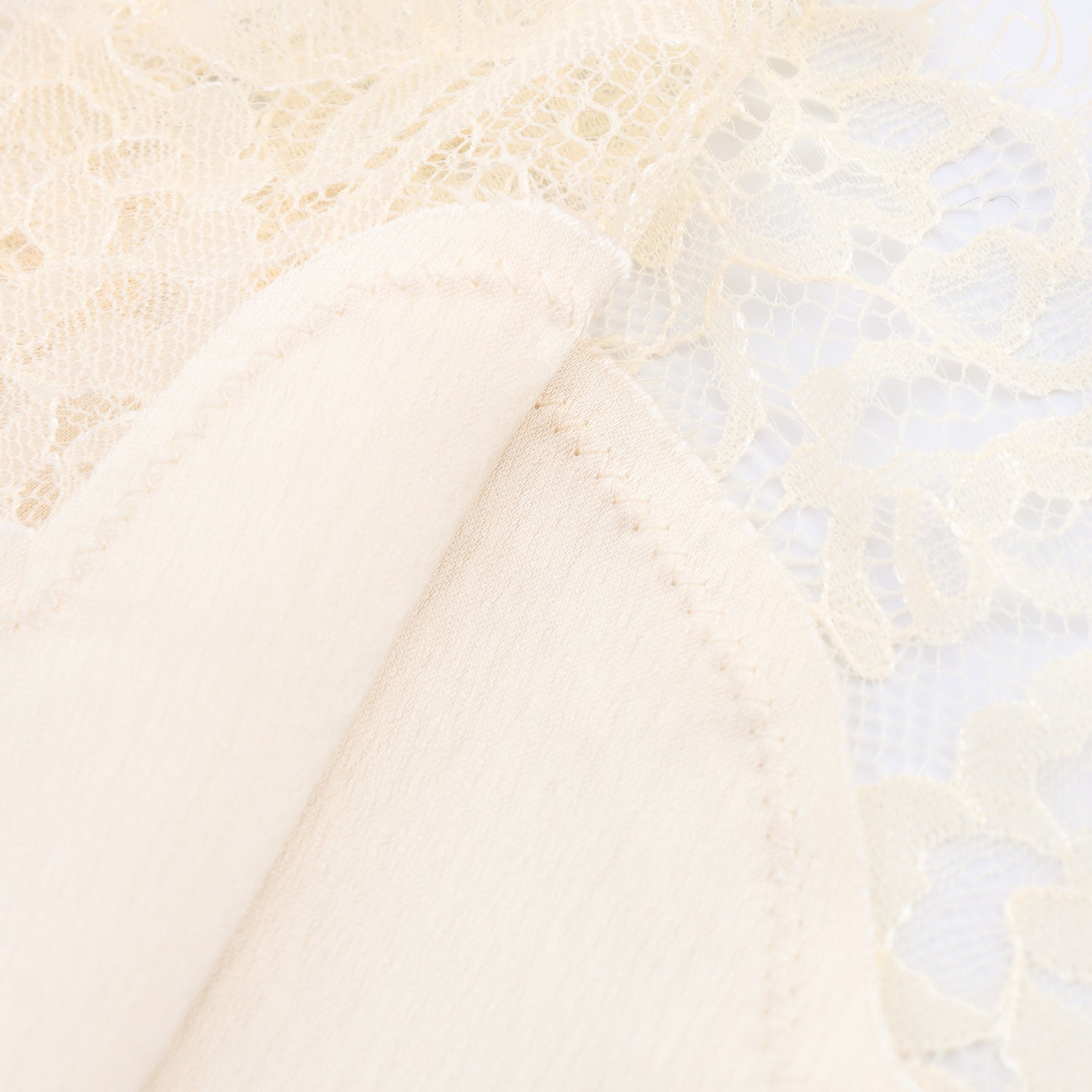 Vestido Lumière Satin – Encanto em Renda