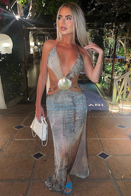 Vestido Longo de Tule com Decote Halter e Acabamento em Conchas