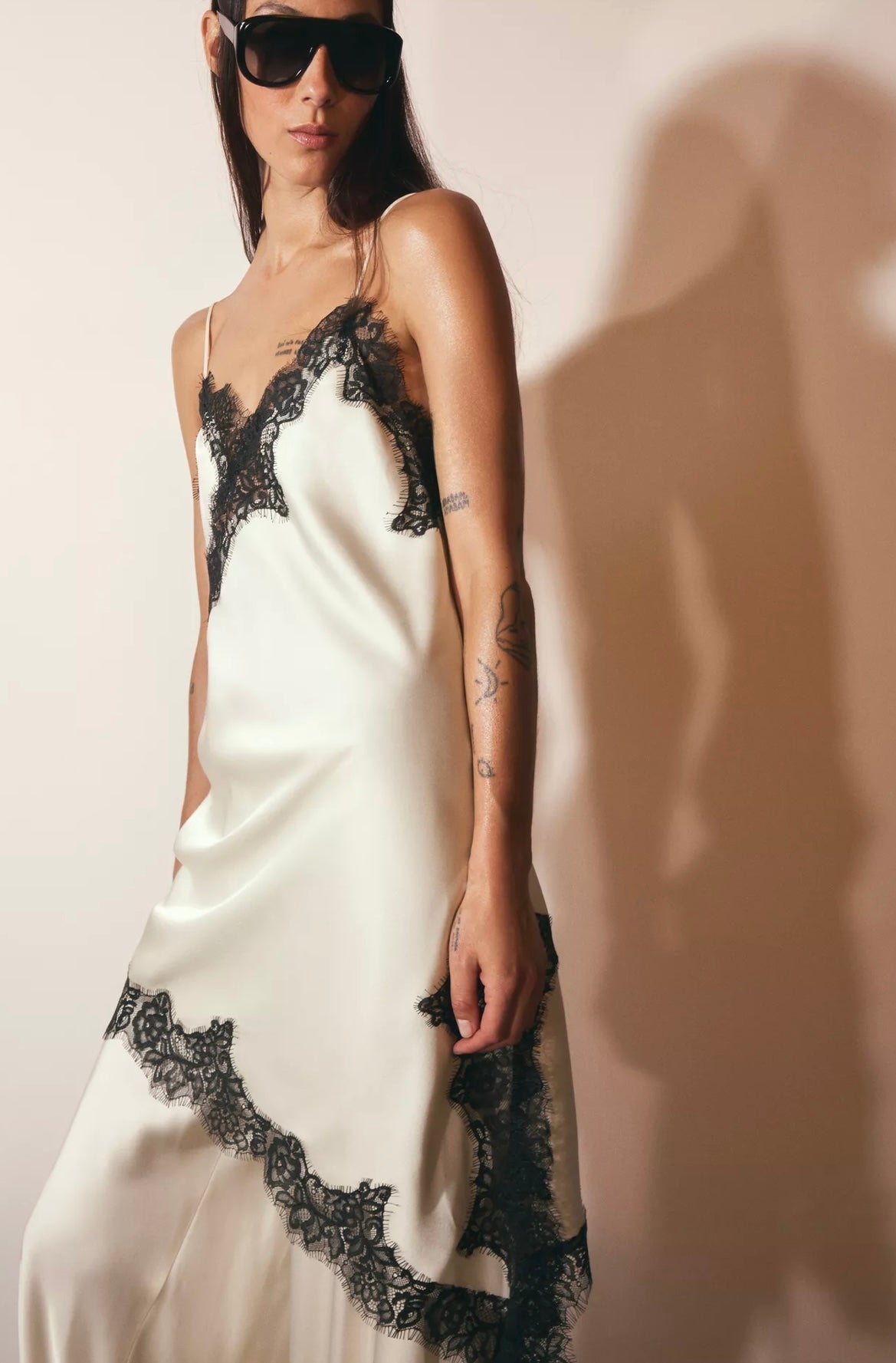 Vestido Lumière Satin – Encanto em Renda