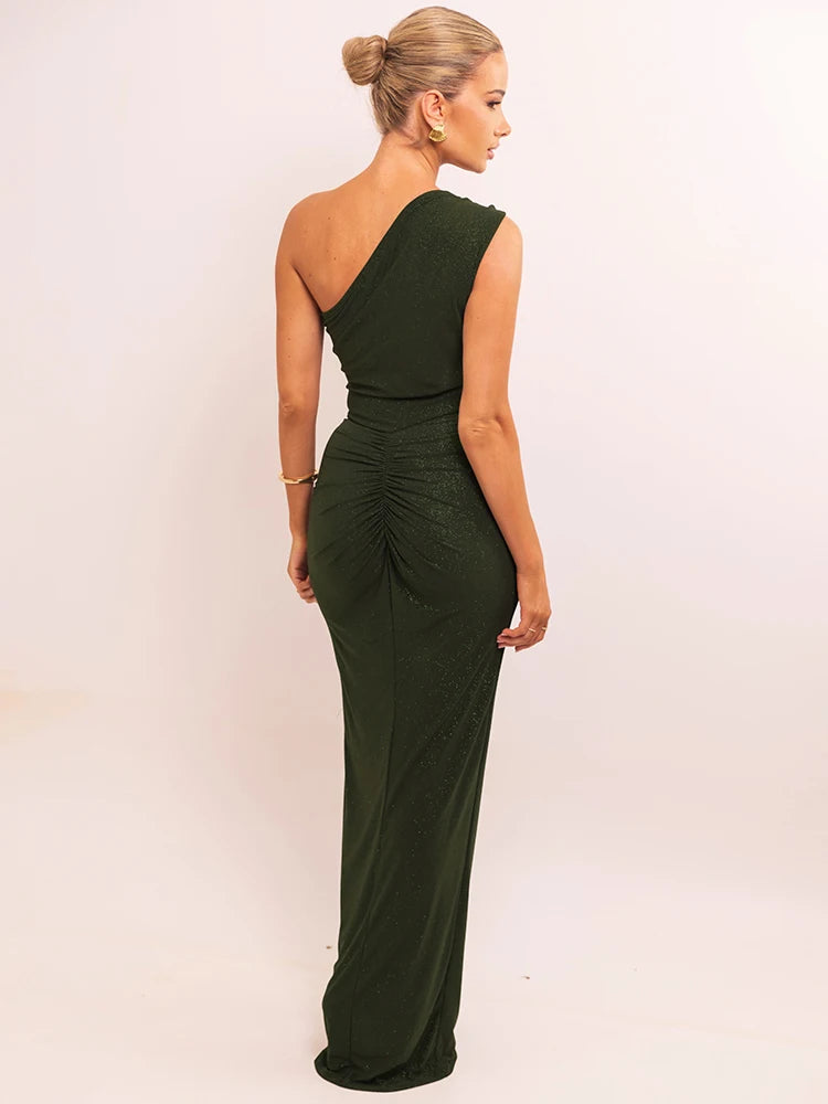 Vestido Longo Elegância Diagonal – Ombro Único e Costas Abertas
