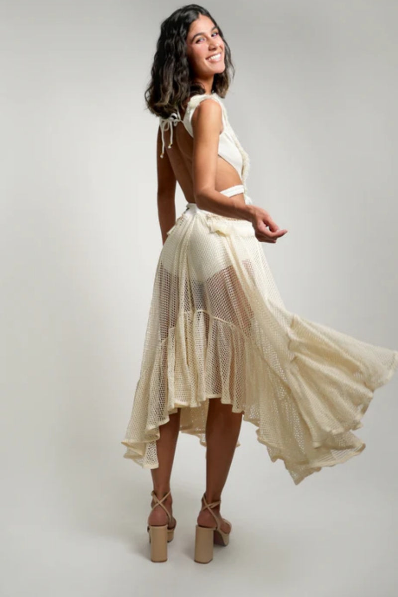 Maiô Vestido com Decote V, Recortes e Franjas