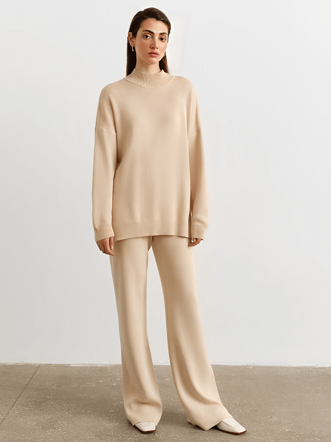 Conjunto Feminino com Suéter Mullet de Gola Alta e Calça Reta Cintura Alta - Manuela