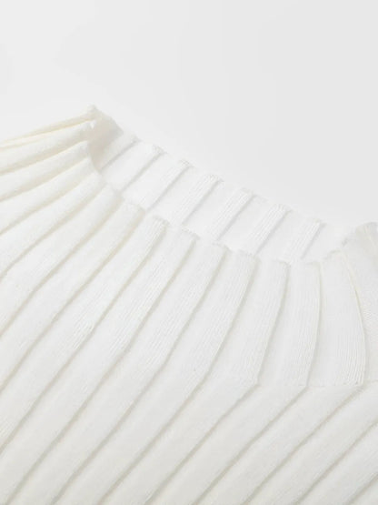 Conjunto Feminino de Tricô Canelado com Suéter de Gola Alta e Calça Flare de Cintura Alta - Luna