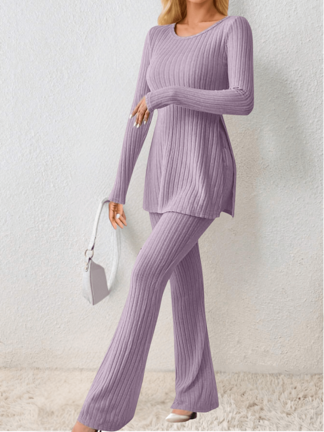 Conjunto Feminino em Tricô Canelado com Blusa Mullet Manga Longa com Fendas Laterais e Calça Flare com Cintura Alta Elástica - Sabrina