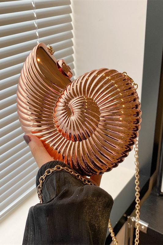 Bolsa Transversal de Acrílico Estilo Concha