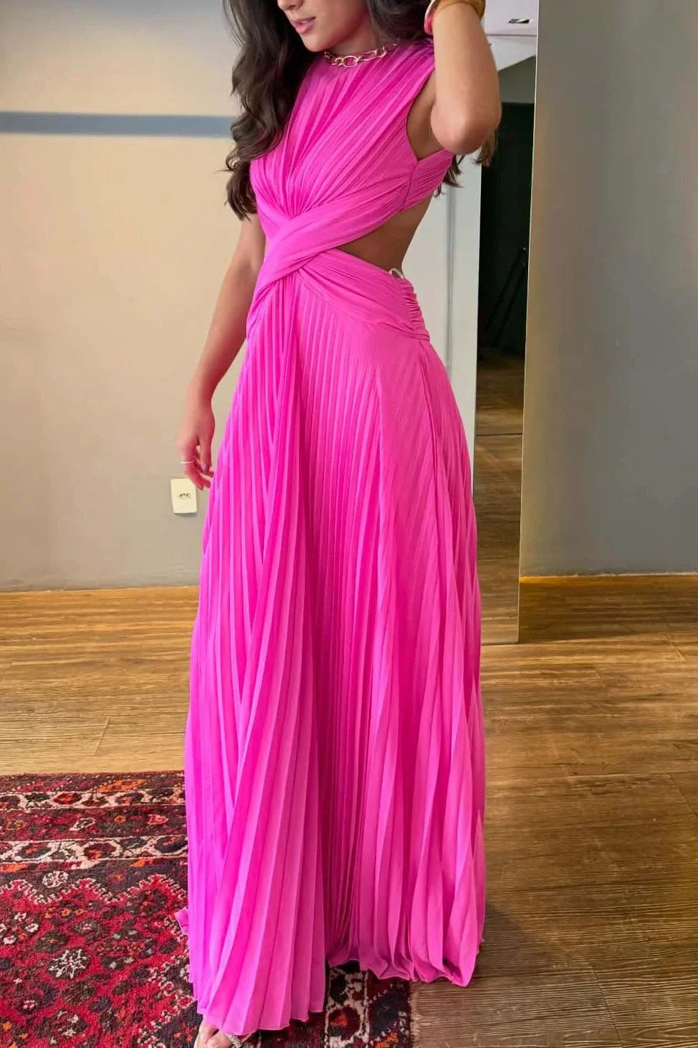 Vestido Feminino Maxi Plissado Marcela Cut-Out