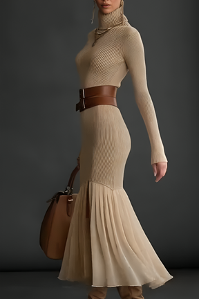 Vestido Longo Tricot Canelado com Gola Alta e Barra Assimétrica com Babado