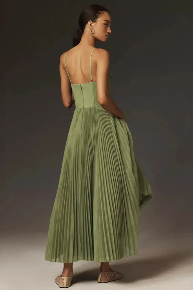 Vestido Midi com Bustier Plissado em Tule Fit e Flare