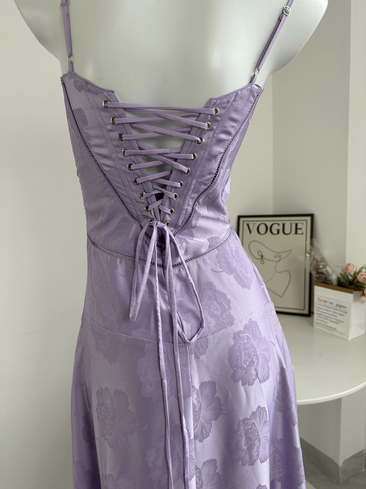 Vestido Longo Elegante com Costas Abertas e Amarração - Flor