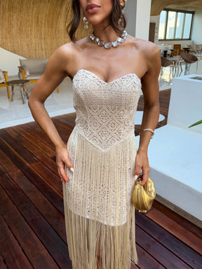 Vestido Marenne – Design Artesanal em Tricô com Franjas