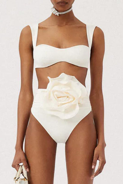 Biquíni com Detalhe Floral e Franzido