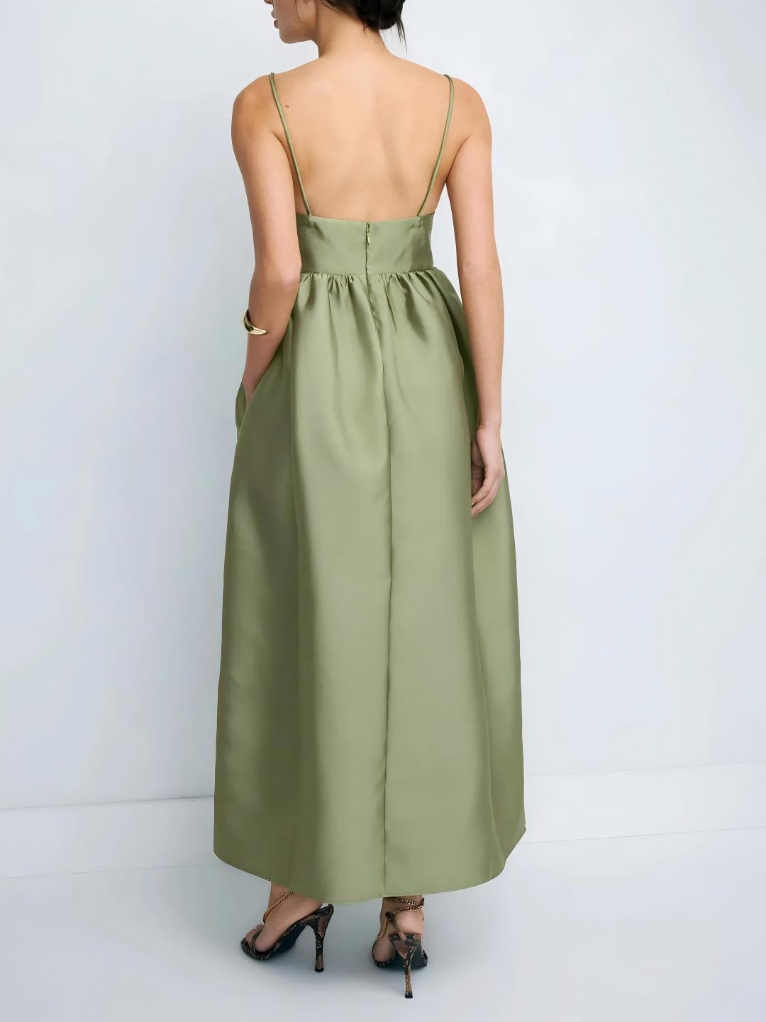 Vestido Longo Verde Oliva Babydoll Minimalista com Decote Quadrado