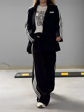 Conjunto Feminino de Alfaiataria Esportiva com Blazer Oversized e Calça com Listras Laterais - Regina