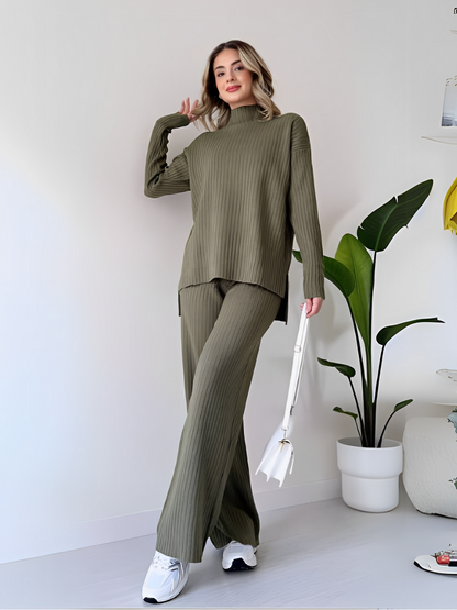 Conjunto Feminino de Tricô Canelado com Suéter Mullet Gola Alta e Calça Pantalona - Grace