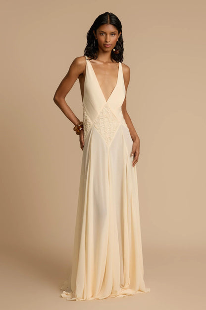 Vestido Lavinia Maxi – Decote Profundo Elegante