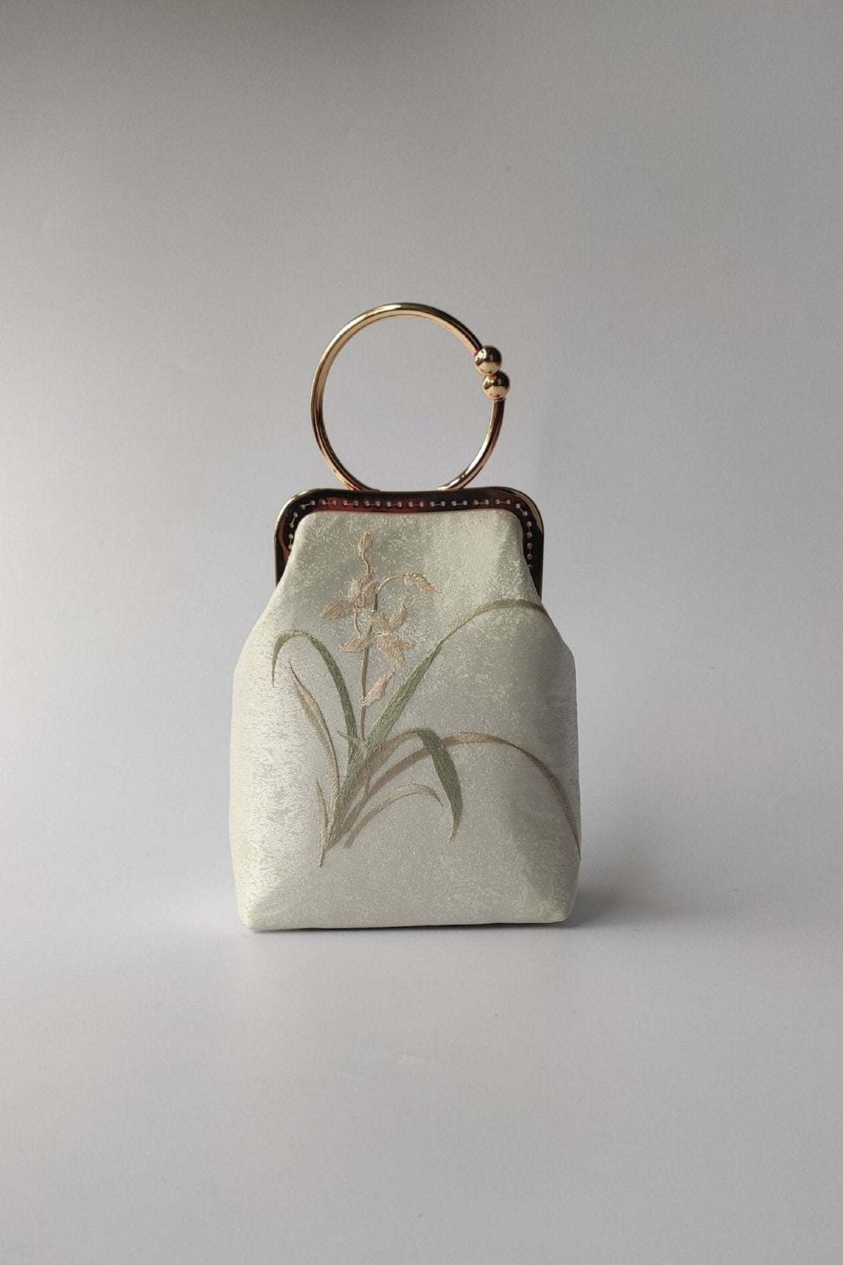 Bolsa Liz em Cetim Bordado