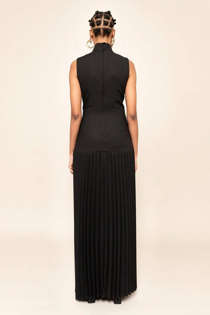 Vestido Longo Plissado com Recortes Cutout Preto