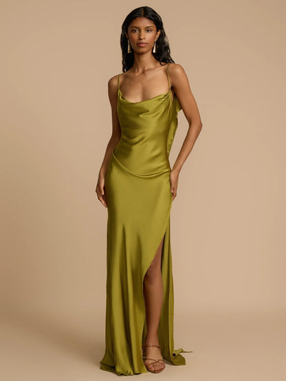 Vestido Longo de Cetim Elegante com Fenda Lateral