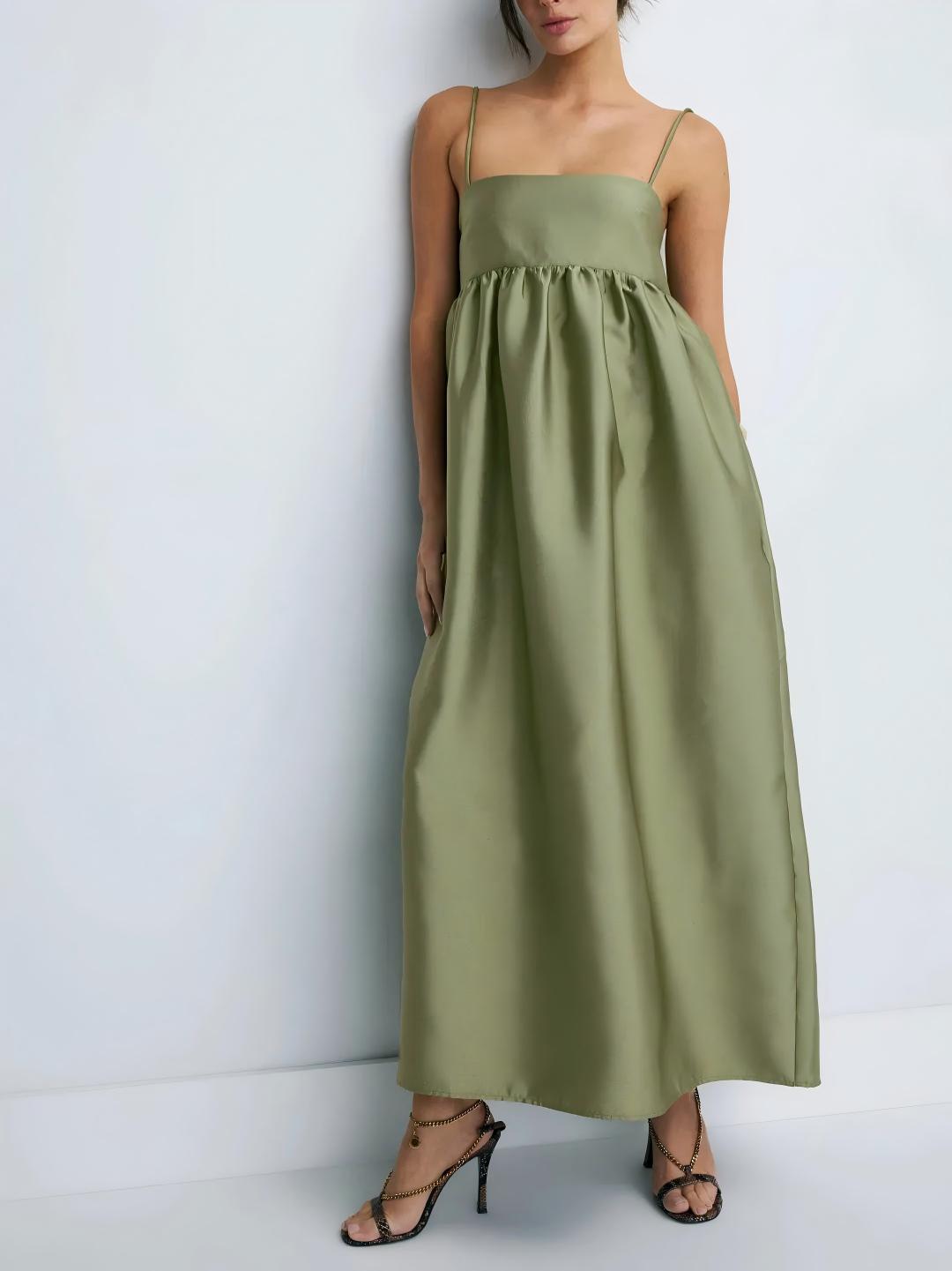 Vestido Longo Verde Oliva Babydoll Minimalista com Decote Quadrado