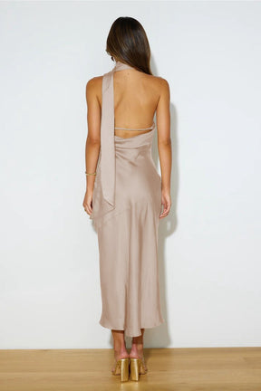 Vestido Midi Nad em Cetim com Decote Halter Drapeado