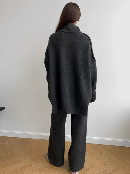 Conjunto Feminino de Tricô com Suéter Mullet Gola Alta e Calça Pantalona de Cintura Alta - Melanie