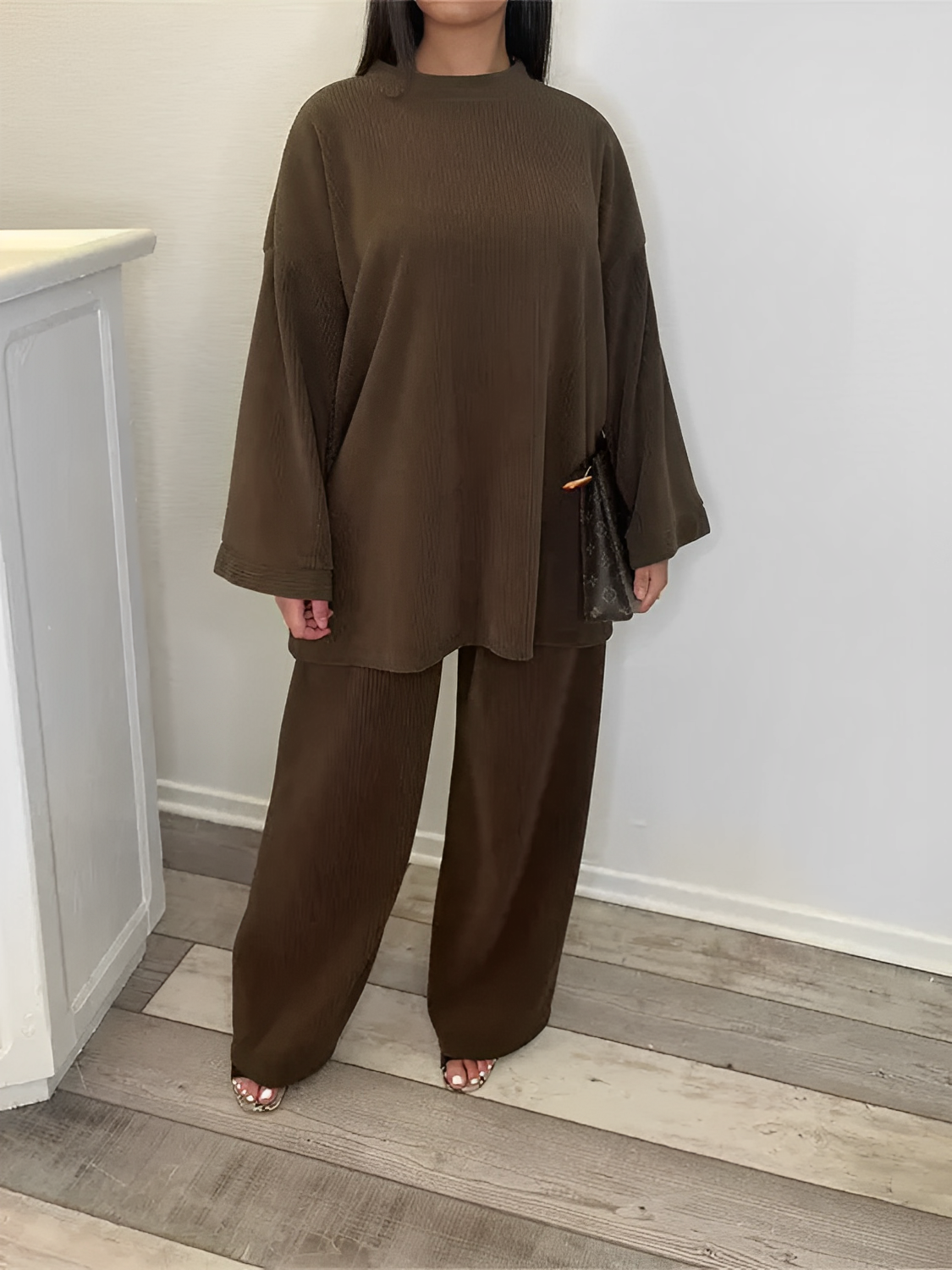 Conjunto Feminino de Veludo Cotelê com Suéter Oversized e Calça Wide Leg – Indira