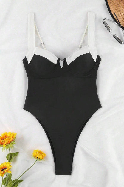 Maiô Patchwork Preto e Branco com Decote U