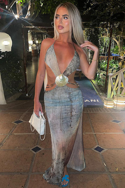 Vestido Longo de Tule com Decote Halter e Acabamento em Conchas