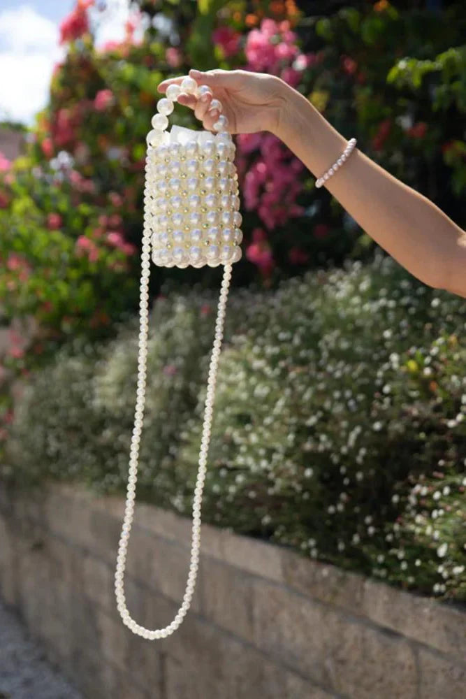 Bolsa Renate Modelo Saco com Detalhes em Pérolas