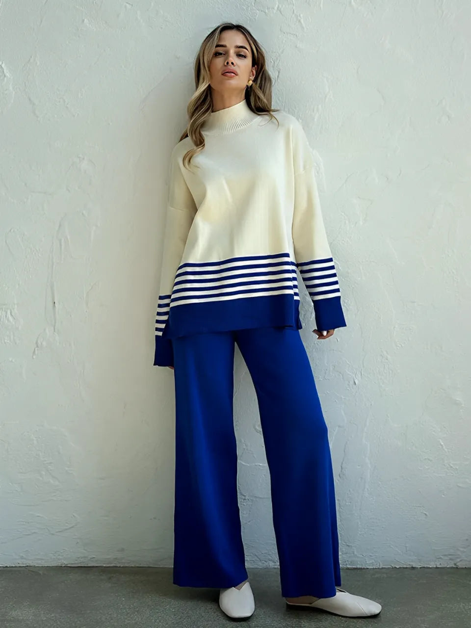 Conjunto Feminino com Suéter Listrado de Gola Alta e Calça de Cintura Alta - July