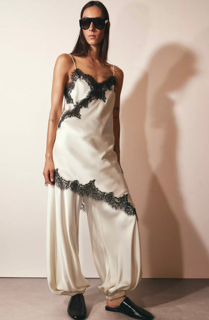 Vestido Lumière Satin – Encanto em Renda