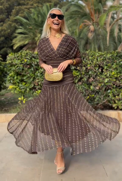 Vestido Longo Bohemian em Tule com Estampa e Decote em V