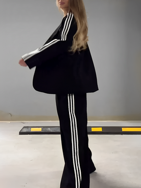Conjunto Feminino de Alfaiataria Esportiva com Blazer Oversized e Calça com Listras Laterais - Regina