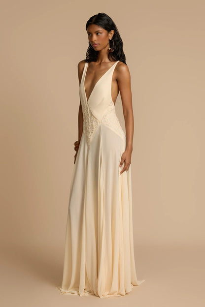 Vestido Lavinia Maxi – Decote Profundo Elegante