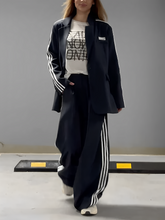Conjunto Feminino de Alfaiataria Esportiva com Blazer Oversized e Calça com Listras Laterais - Regina