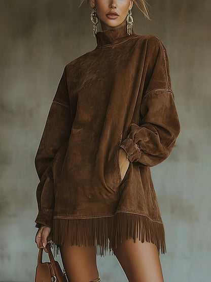 Vestido Gola Alta em Suede Sintético com Barra de Franjas