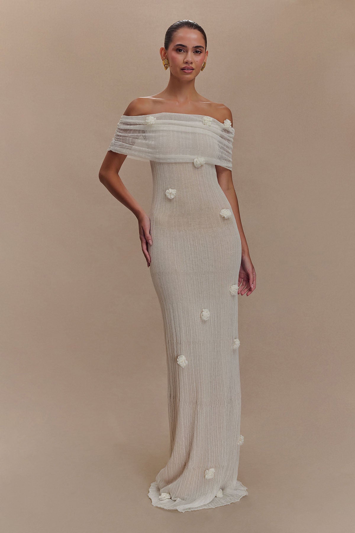 Vestido Longo Tricot Sereia Verde Claro Ombro a Ombro com Aplicações de Orquídeas