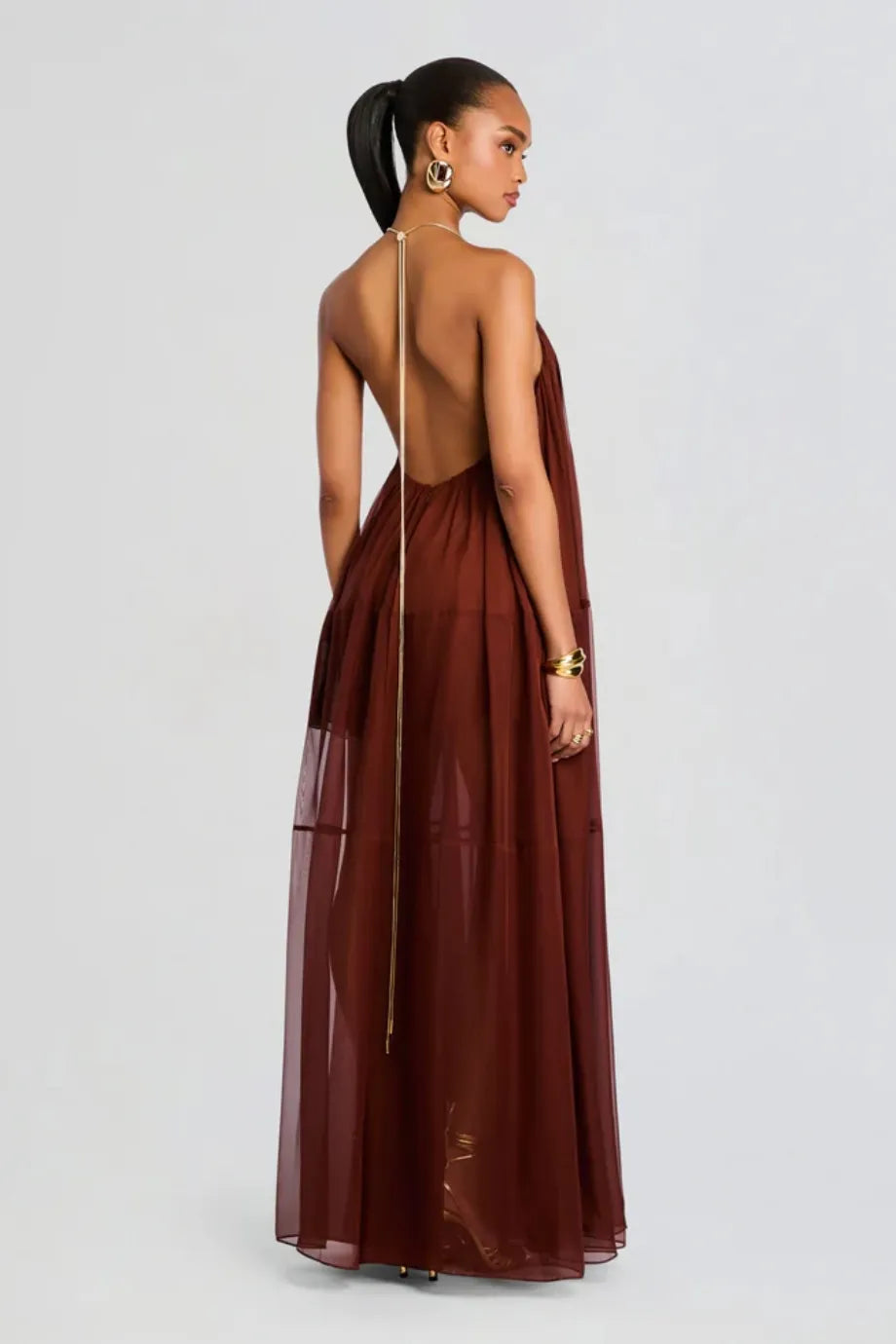 Vestido Longo de Chiffon Arlet com Decote V em Marrom