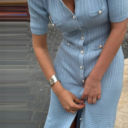 Vestido Longo de Tricô Feminino com Botões e Fenda Frontal