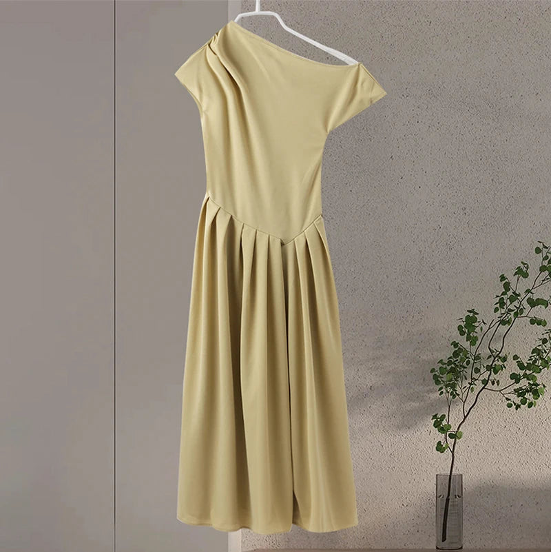 Vestido Longo Elegante – Gola Assimétrica