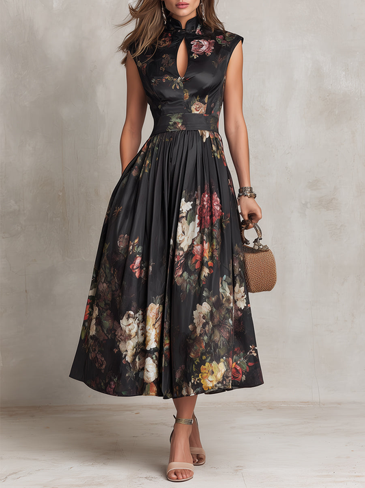 Vestido Nyveris Midi Preto em Cetim Plissado Floral