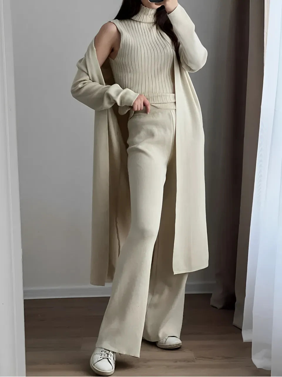 Conjunto Feminino de 3 Peças com Blusa Canelada Gola Alta Calça Pantalona de Cintura Elástica e Cardigan Alongado - Lolla