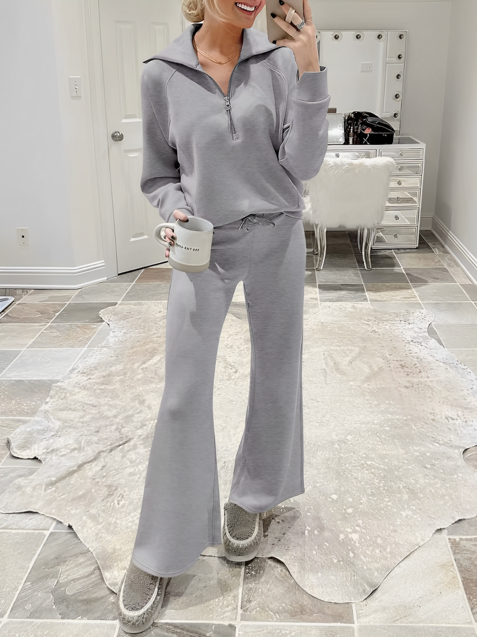 Conjunto Feminino com Suéter Gola Alta Ajustável e Calça Cintura Média com Ajuste de Cordão - Alessandra