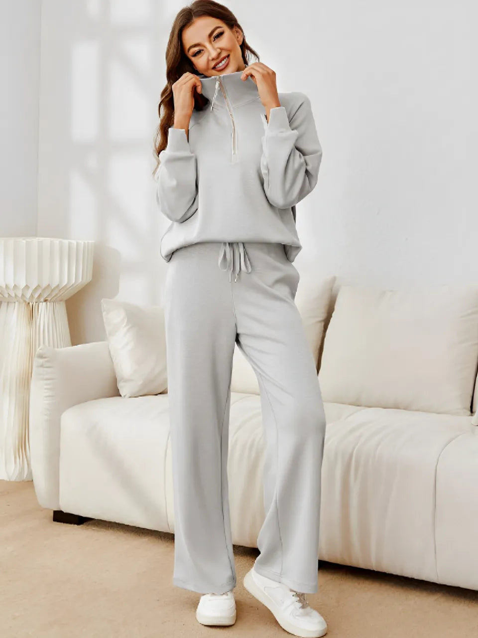 Conjunto Feminino com Suéter Gola Alta Ajustável e Calça Cintura Média com Ajuste de Cordão - Alessandra