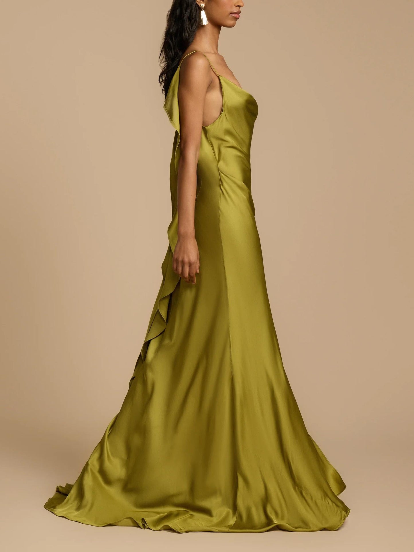 Vestido Longo de Cetim Elegante com Fenda Lateral