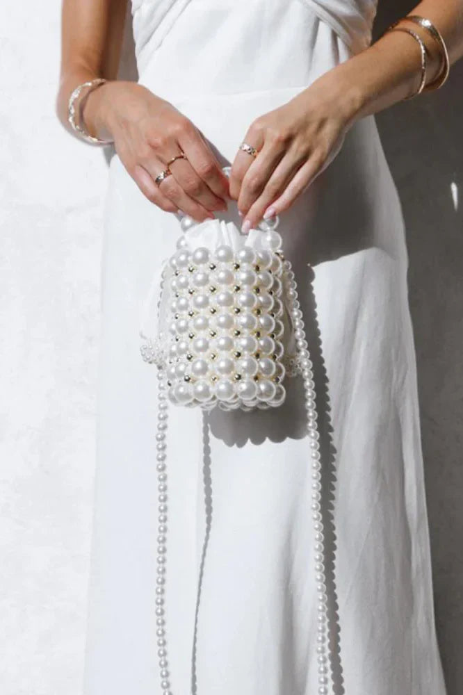 Bolsa Renate Modelo Saco com Detalhes em Pérolas