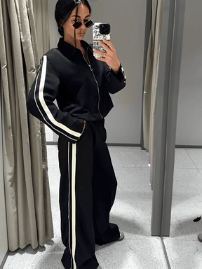 Conjunto Feminino Casual Esportivo com Jaqueta de Zíper e Calça com Listras Brancas Laterais  – Fernanda