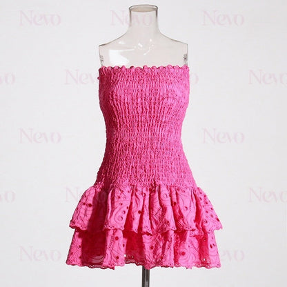 Vestido Mini Tomara que Caia com Babados e Bordado de Margaridas